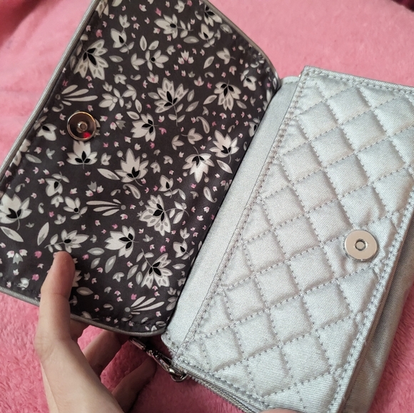 Vera Bradley RFID Silver Wallet Accordion - Picture 2 of 10